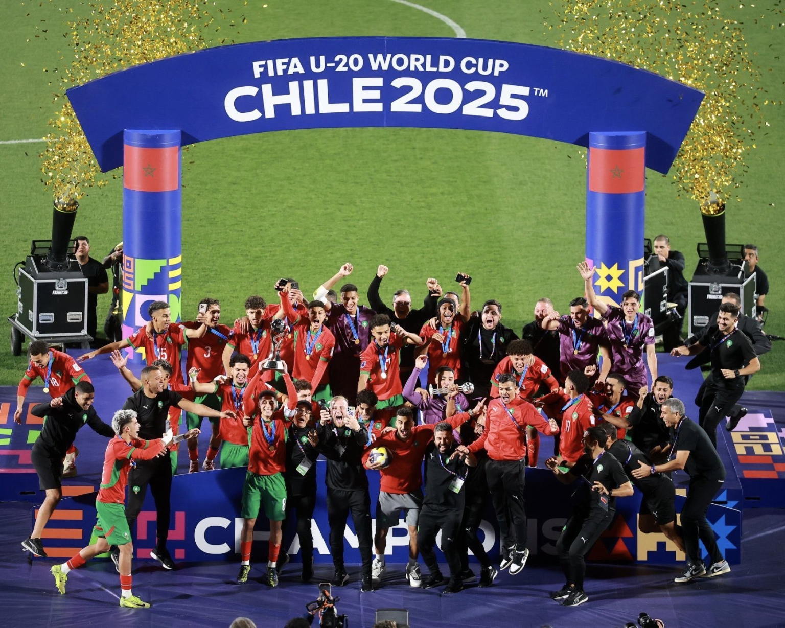 نهنئ الشعب المغربي الشقيق والملك محمد السادس بالفوز بكأس العالم للشباب