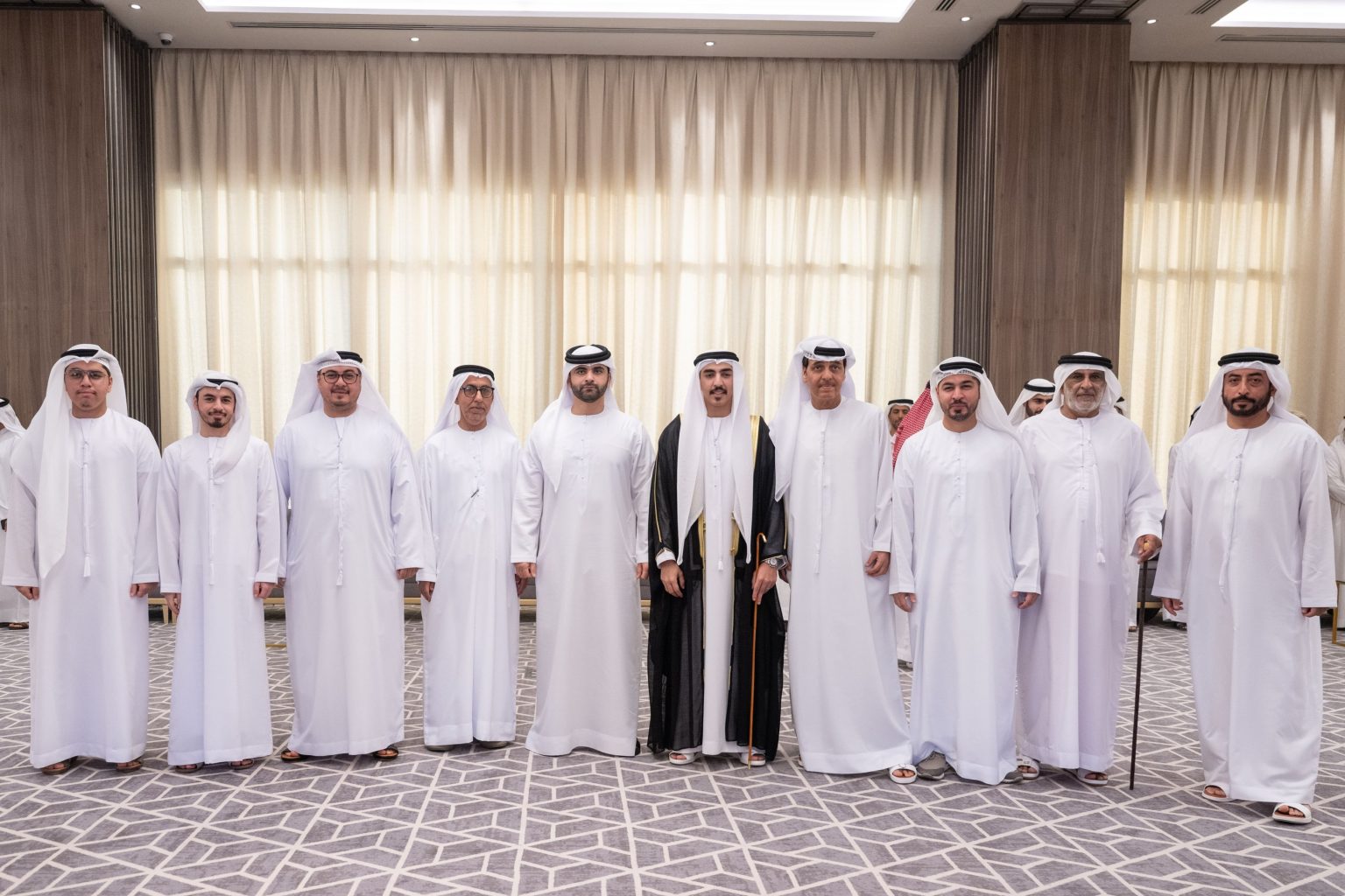 منصور بن محمد يحضر أفراح المرزوقي والحمادي