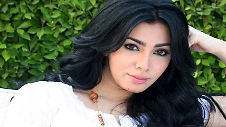 ميريهان حسين بإطلالة ساحرة من احتفال ألبوم مي فاروق- سر اللوك