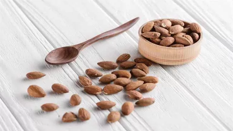 5 مشكلات صحية يسببها الإفراط في تناول اللوز