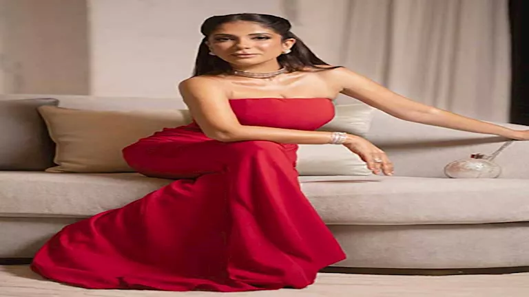 جرأة وجمال.. 20 صورة للنجمات تألقن بفساتين “حورية البحر” في 2025