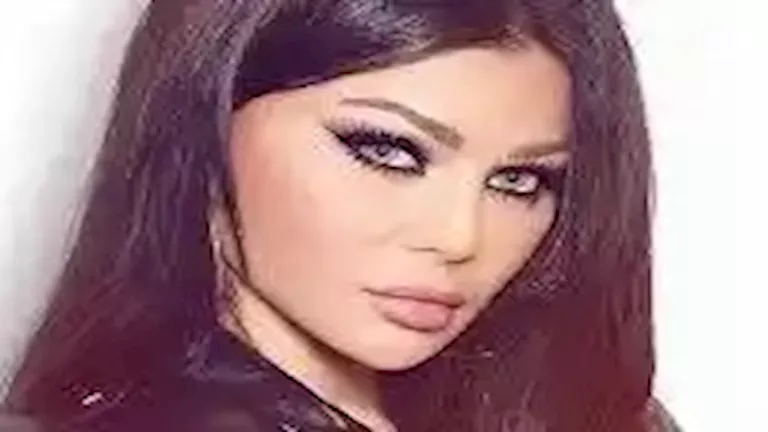 هيفاء وهبي بلوك جريء.. كيف نسقت إطلالتها؟