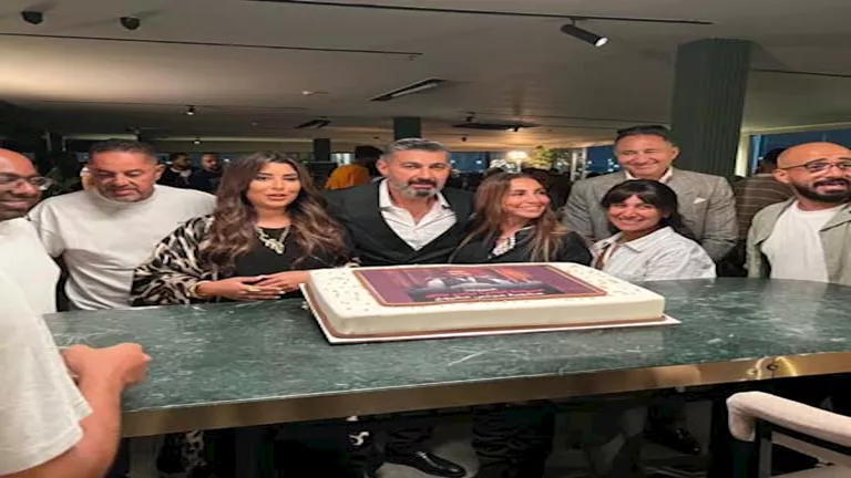 أبطال وصناع “كلهم بيحب مودي” يحتفلون بـ ياسر جلال نائبًا في الشيوخ