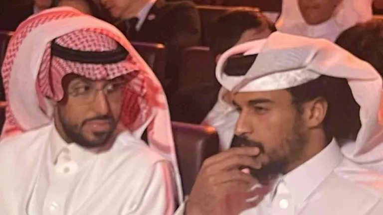 قبل إعلان النتيجة.. أكرم عفيف يعلن الفائز بأفضل لاعب في آسيا