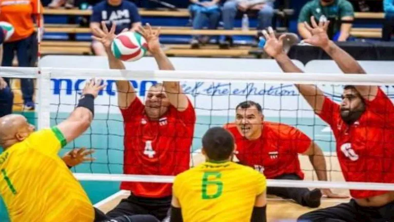 منتخب مصر يفوز على البرازيل ويتوّج بكأس العالم بكرة الطائرة جلوس