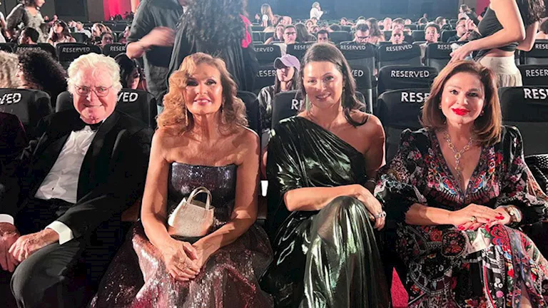 إلهام شاهين ويسرا في عرض فيلم “اسكندرية كمان وكمان” بمهرجان الجونة ..