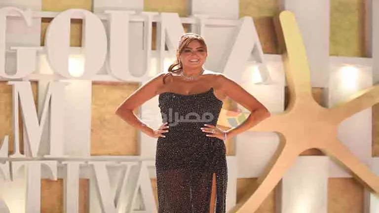 بالأسود الشفاف.. بشرى تتألق في الجونة السينمائي