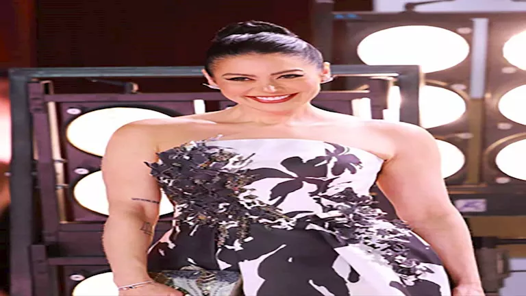 لقاء الخميسي بإطلالة جريئة في سابع أيام الجونة