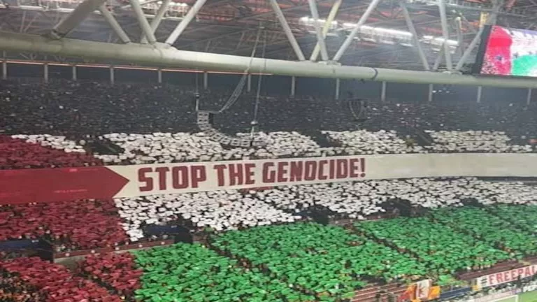 “لا تغيب”.. جماهير جالاتا سراي تدعم فلسطين خلال مباراة فريقها بدوري ال