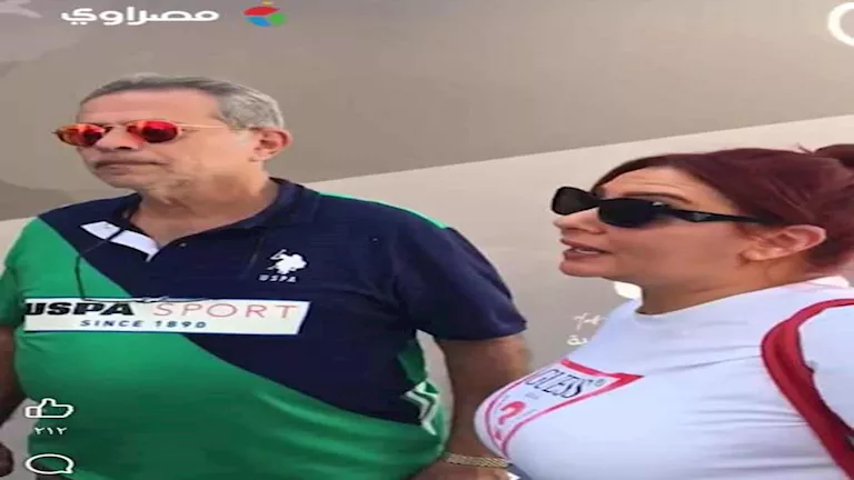 بإطلالة كاجول.. توفيق عكاشة وزوجته في فعاليات اليوم الثامن من الجونة