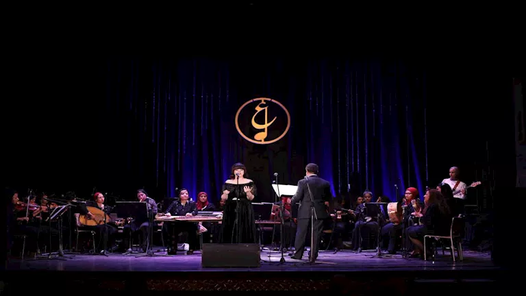 بالصور.. إسراء عصام تتألق على مسرح معهد الموسيقى العربية وتعيد سحر كوك