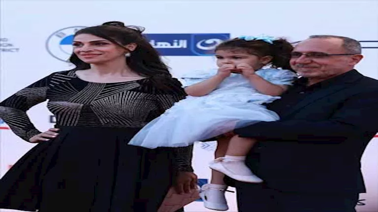 “النجوم الأجانب”.. توافد الضيوف على ريد كاربت حفل ختام الجونة السينمائ