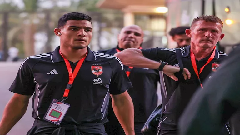 10 صور ترصد وصول لاعبي الأهلي إلى ستاد القاهرة لمواجهة إيجل نوار