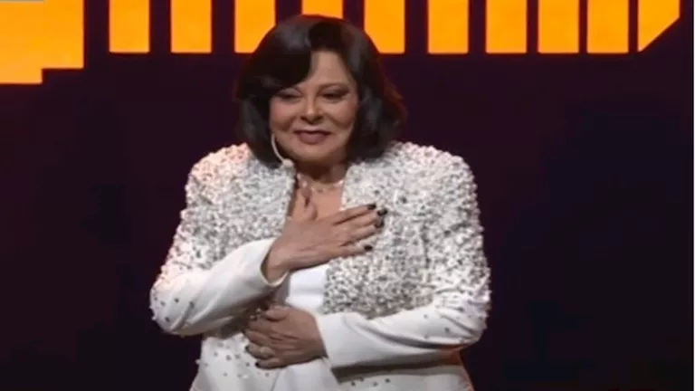 إسعاد يونس تكشف حقيقة صورة متداولة لضيفة مجهولة ببرنامجها “صاحبة السع