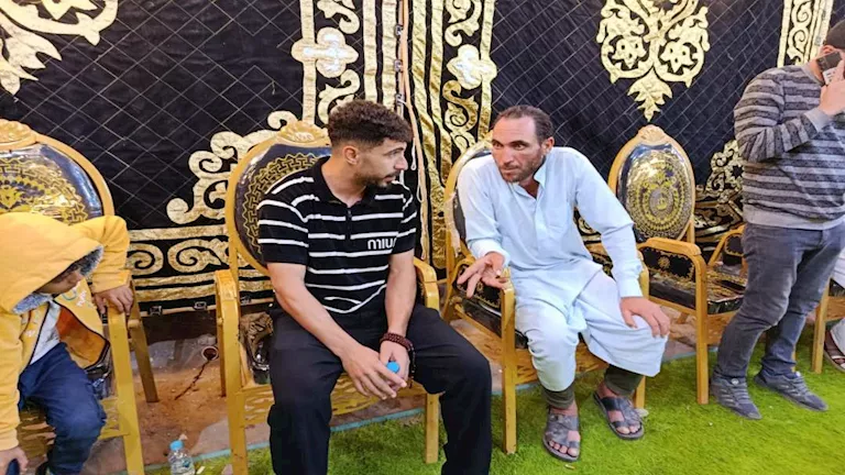 محمد ربيعة يتقدم عزاء والده بمسقط رأسه في كفر الشيخ – صور