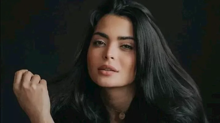 الأسود يليق بها.. أسماء جلال بفستان جذاب في مهرجان البحر الأحمر