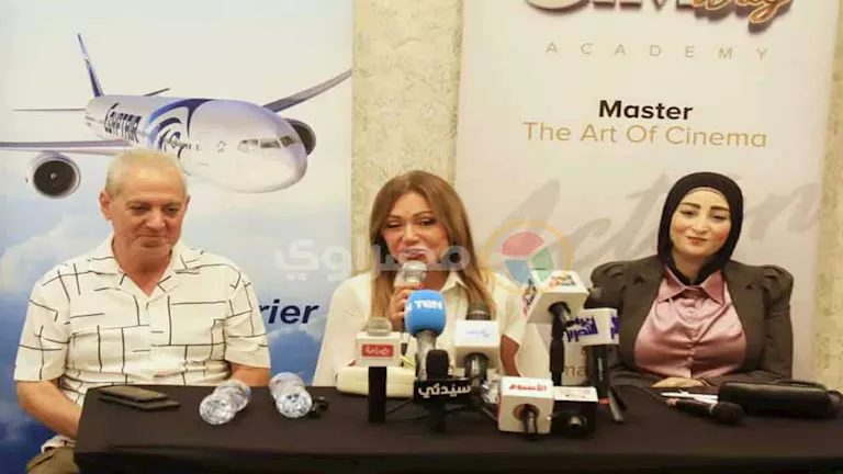 10 صور.. مشوار ليلى علوي في ندوة تكريمها بمهرجان الإسكندرية وشهادات مؤ