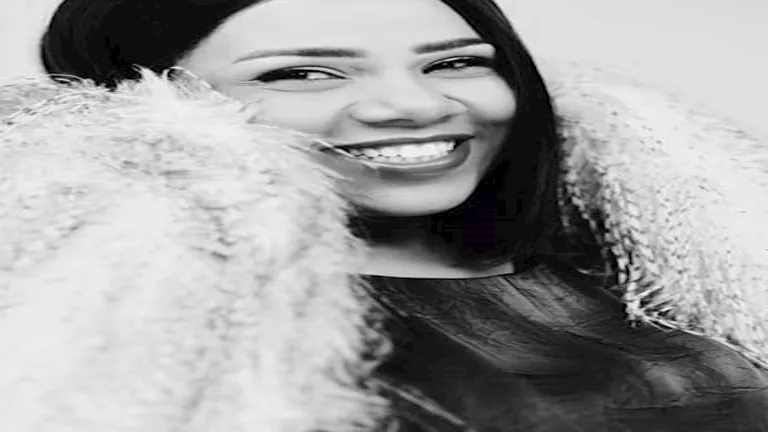 شيماء سيف تتألق من أحدث جلسة تصوير لصالح مجلة “فوج”