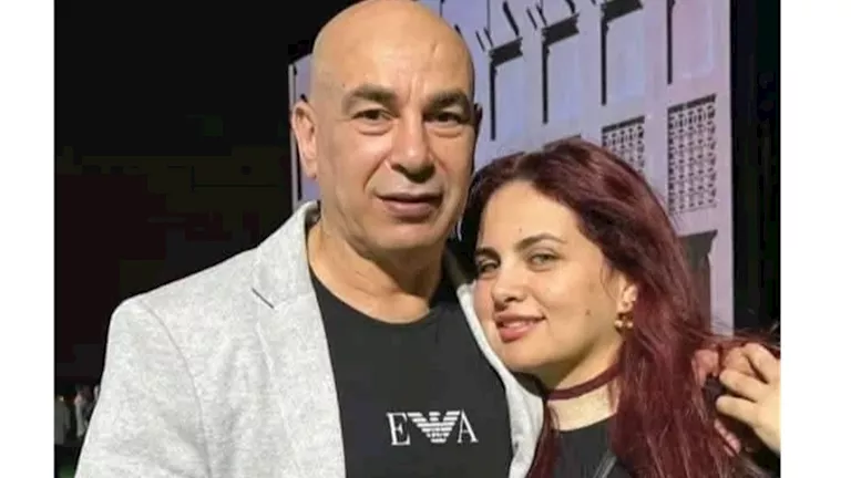 استقبال خاص لحسام حسن من زوجته بعد إنجاز المونديال (فيديو)