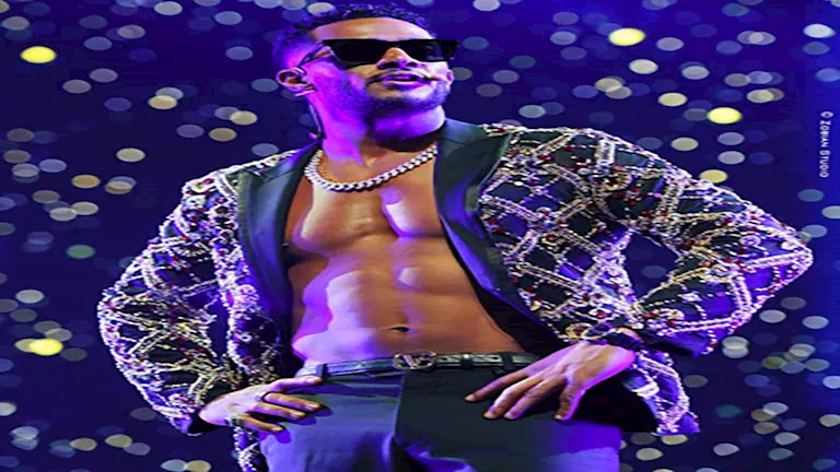 بالصور.. محمد رمضان يحتفل بإطلاق أغنية “يلا حبيبي” في دبي