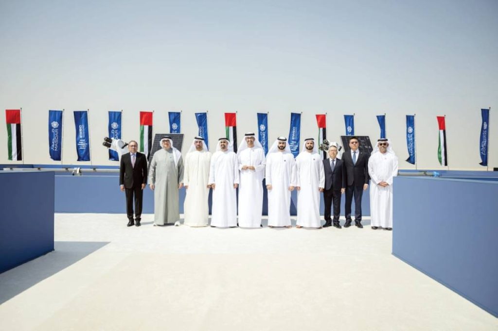 ذياب بن محمد يشهد وضع حجر الأساس لأكبر مشروع طاقة متجددة عالمياً