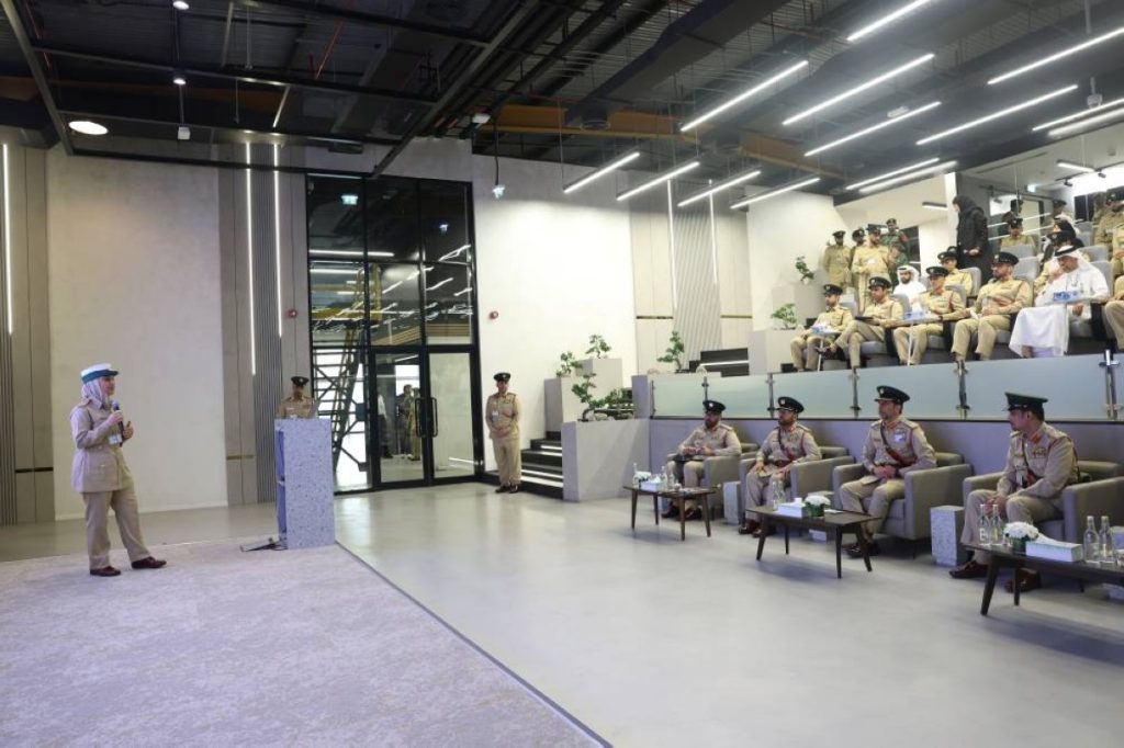 عبدالله المري يتفقد الإدارة العامة للشؤون الإدارية ويطّلع على المشاريع التطويرية