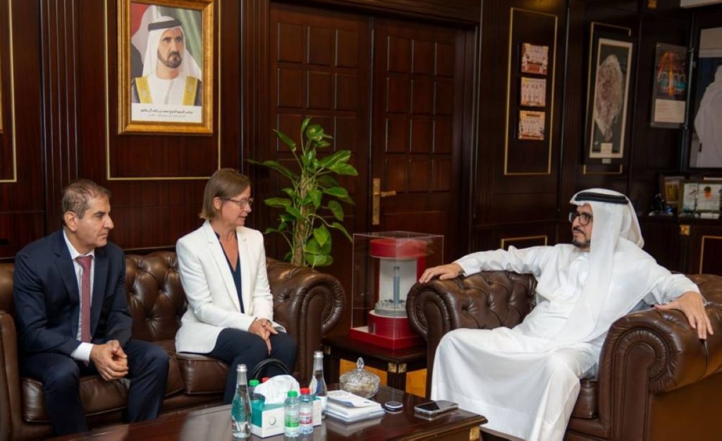 «كهرباء دبي» و«فيوليا» تبحثان التعاون في تقنيات المياه