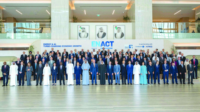 خالد بن محمد يلتقي قادة قطاعات الطاقة والذكاء الاصطناعي والاستدامة