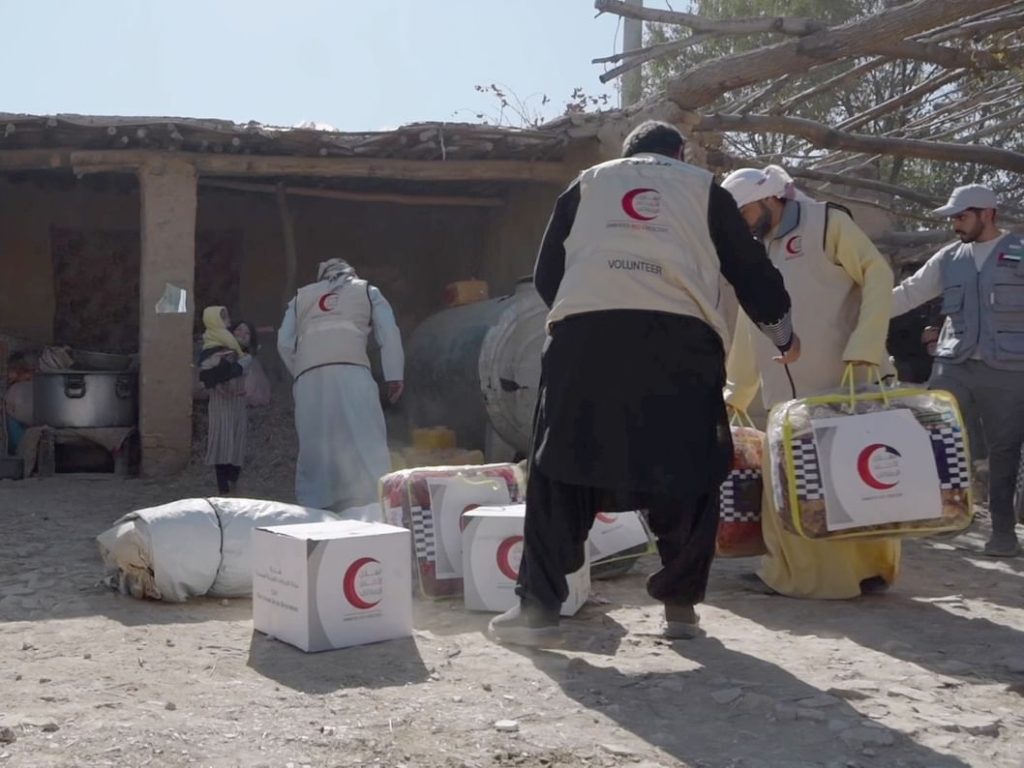 دفعة سادسة من مواد الإغاثة الإماراتية تصل أفغانستان للتخفيف على المتضررين من الزلازل