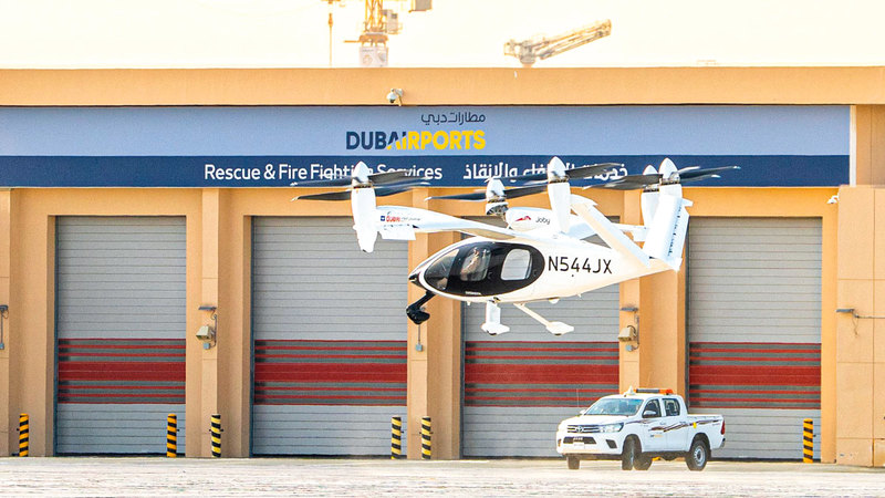 تنفيذ أول رحلة مأهولة للتاكسي الجوي بين مرغم ومطار آل مكتوم الدولي