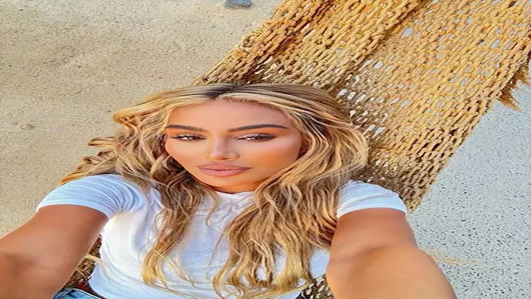 “تيشرت وجيب قصير”.. مايا دياب بإطلالة جريئة في أحدث ظهور