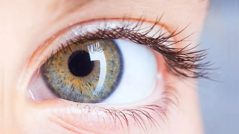 أعراض التهاب العين.. 5 إشارات تحذيرية شائعة