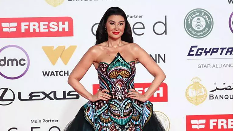 بـ”فستان الفراشة”.. أروى جودة تتألق في مهرجان القاهرة السينمائي بإطلال