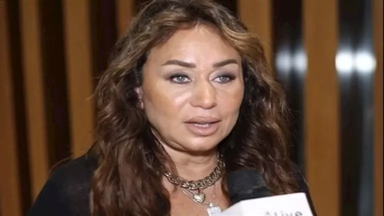 “كنت دايما بتقويني” إنجي علي تنعى المخرج خالد شبانة