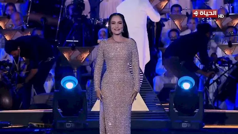 مفاجأة الحفل.. شريهان بفستان فرعوني أنيق تسحر الحضور في افتتاح المتحف