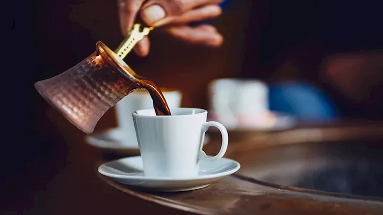 دراسة: الكافيين يخفض الدهون والوزن والسكري