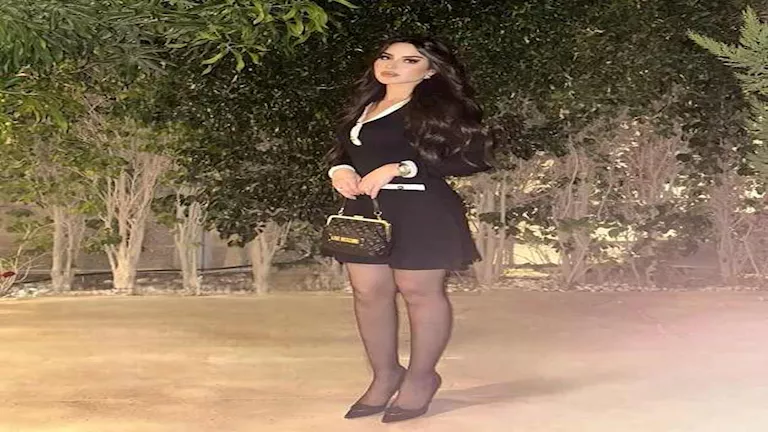 9 صور لزوجة عواد والجمهور يعلق