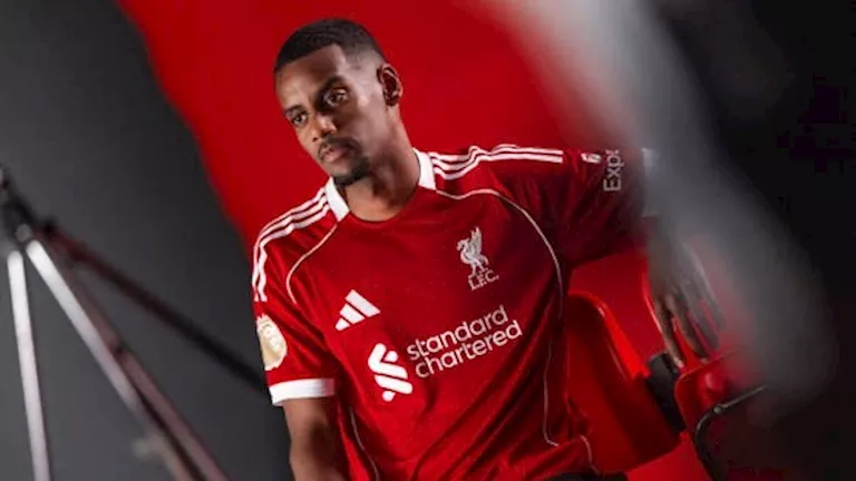 “تهديد بالقتل”.. إيزاك يقتني كلب حراسة بعد انتقاله إلى ليفربول.. ما ال