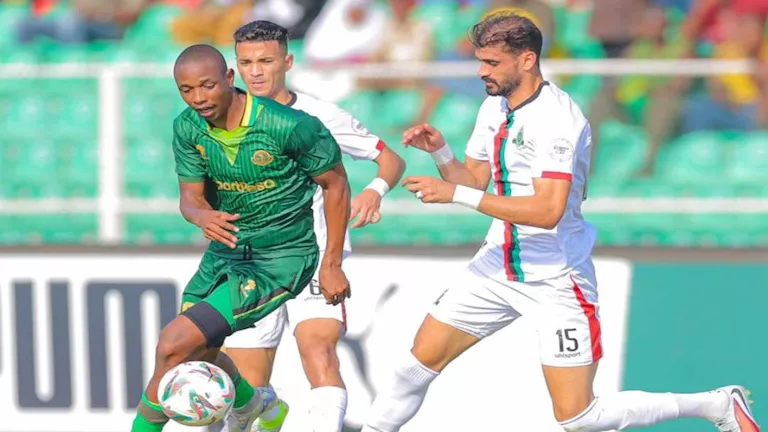 الجيش الملكي يعتزم التقدم باحتجاج ضد حكام مباراته أمام يانج أفريكانز