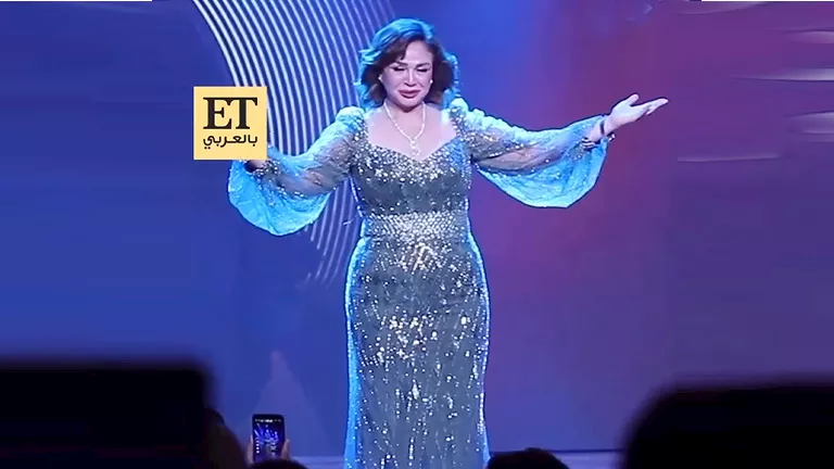 بكاء إلهام شاهين في مهرجان شرم الشيخ الدولي (صور وفيديو)