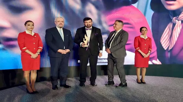 تعرف على الفيلم الفائز بجائزة الطاووس الذهبي بقمة آيكون