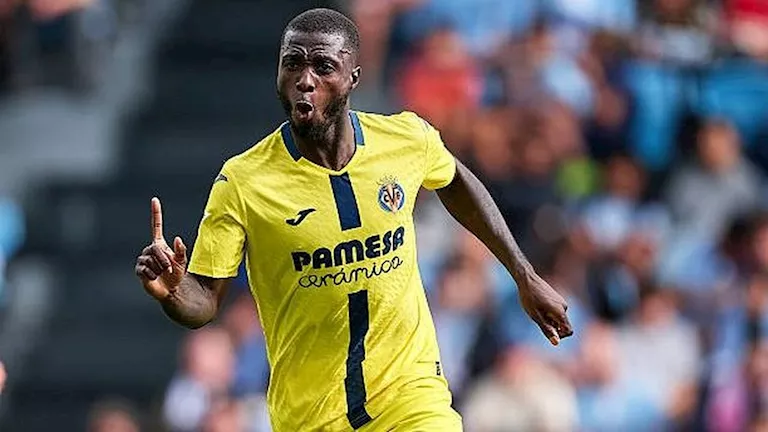 أنباء ارتباط لاعب بالدوري الأسباني بممثلة أفلام إباحية تثير الجدل