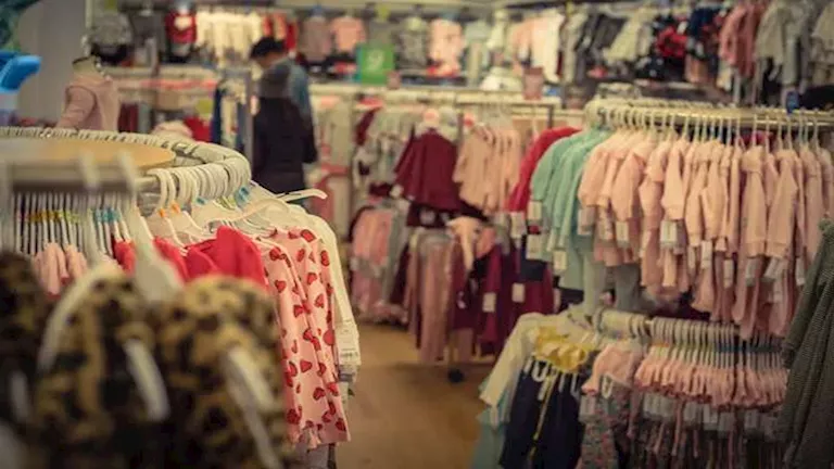 البلاك فرايدي.. إقبال كبير على خصومات بعض “براندات” كايرو فستيفال سيتي