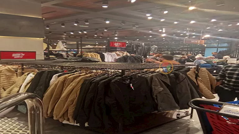 الملابس تتصدر مشتريات البلاك فرايداي في مول مصر.. “براندات” بسعر الشعب