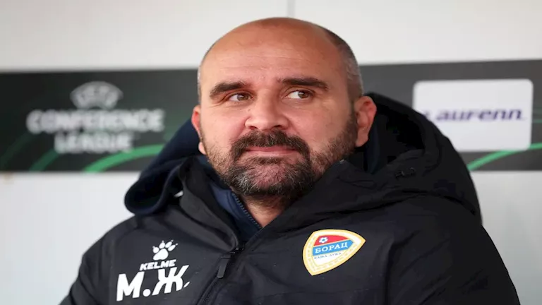 “أكلة سمك”.. لقطات وتفاصيل جديدة في وفاة مدرب رادنيتشكي الصربي بالمعلب