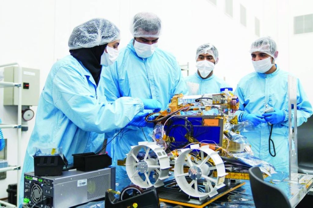 «محمد بن راشد للفضاء» يجري الاختبارات البيئية والوظيفية لـ«راشد 2» في الإمارات