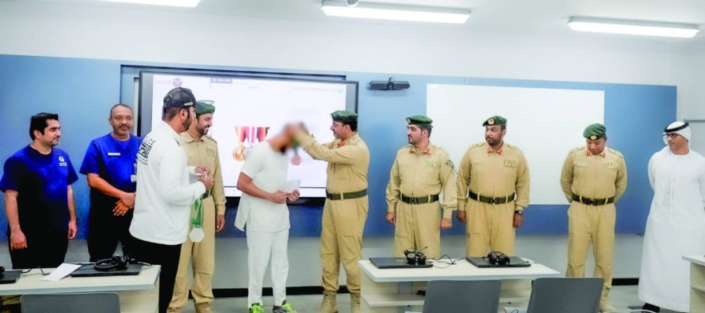شرطة دبي تختتم مبادرة «الجاهزية» للنزلاء