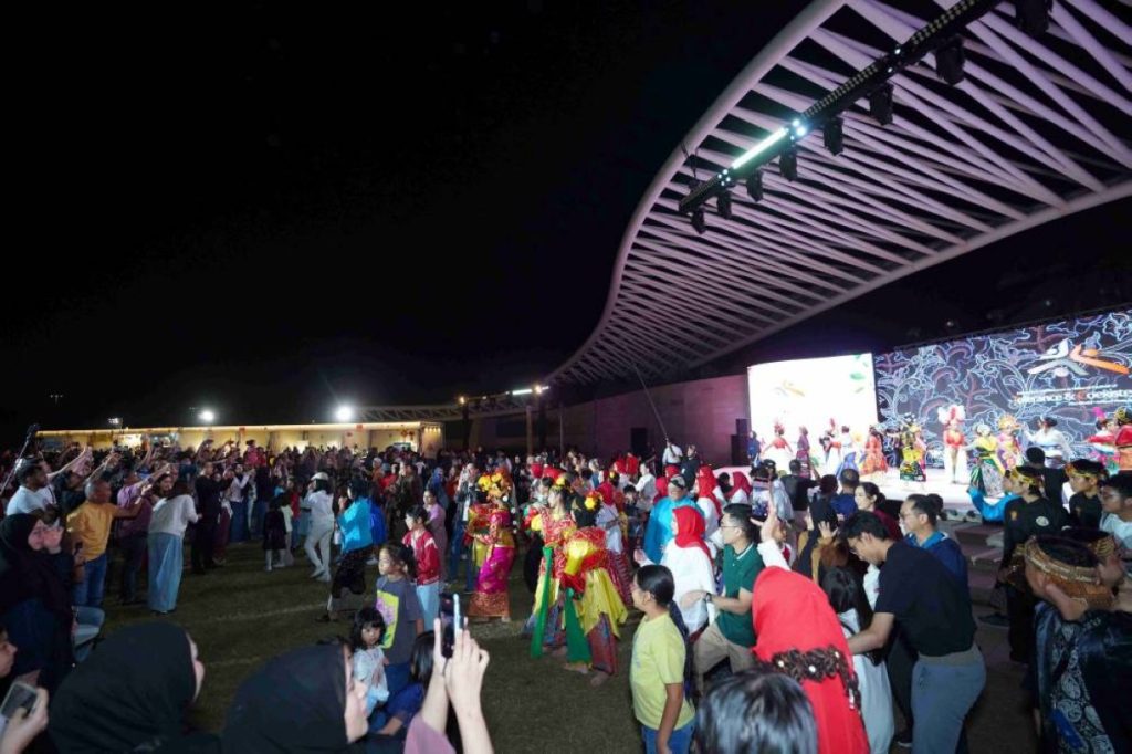 العروض العالمية في المهرجان الوطني للتسامح تستقطب الجمهور