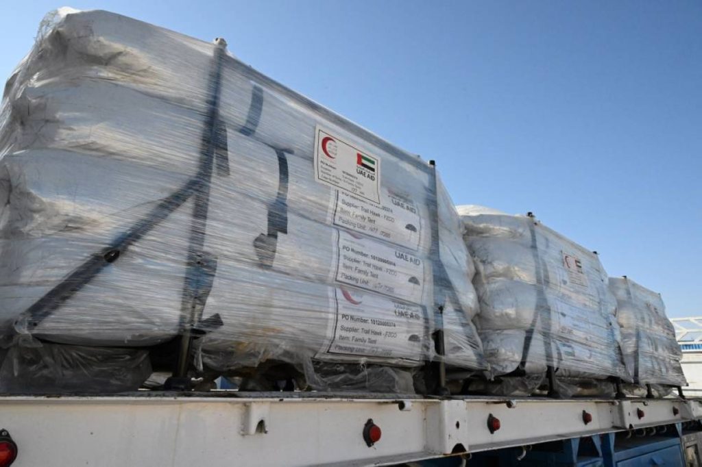 “الفارس الشهم 3” تُعزز الدعم الإماراتي لغزة بالقافلة 294 المحملة بـ195 طناً من المواد الإغاثية