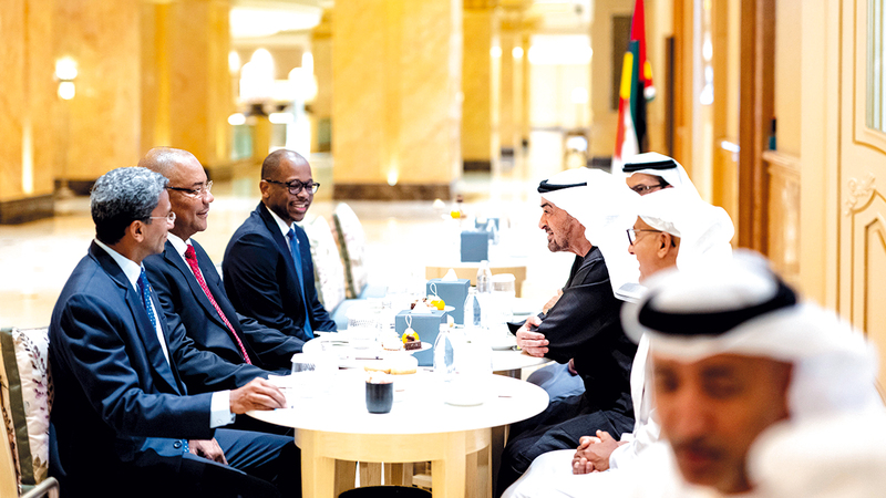 رئيس الدولة ورئيس سيشل يبحثان جوانب التعاون المختلفة بين البلدين وإمكانات تنميتها